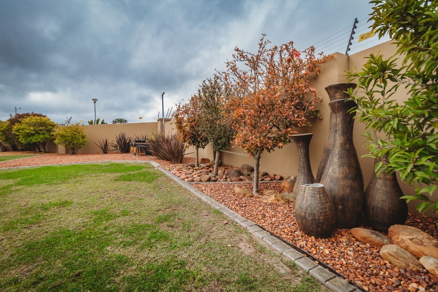 4 Bedroom Property for Sale in Earls Court Lifestyle Estate Western Cape